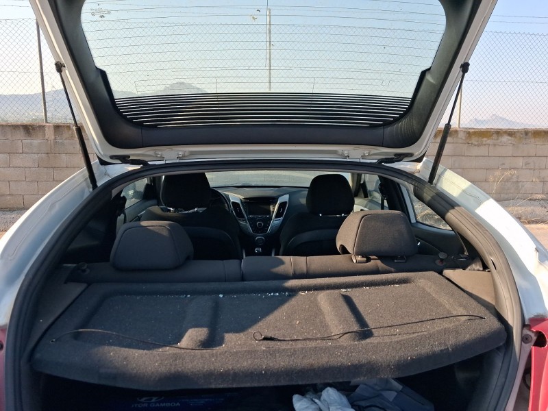 Recambio de bandeja trasera para hyundai veloster (fs) 1.6 gdi referencia OEM IAM 859302V000RY  