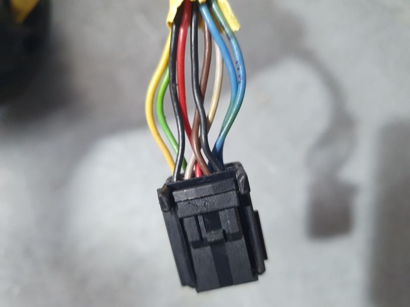 Recambio de retrovisor izquierdo para renault captur expression referencia OEM IAM 963029938R  ELECTRICO 9 CABLES ROZADO