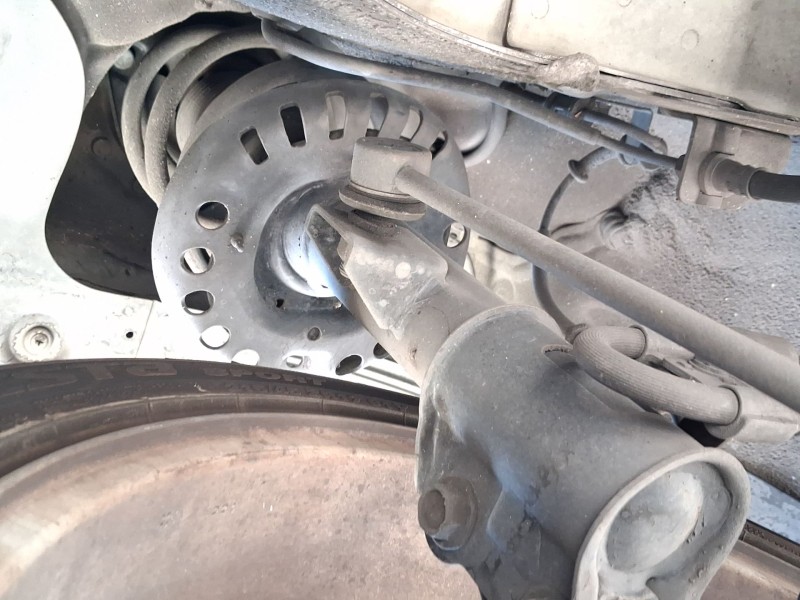 Recambio de amortiguador delantero derecho para hyundai veloster (fs) 1.6 gdi referencia OEM IAM 546612V051  