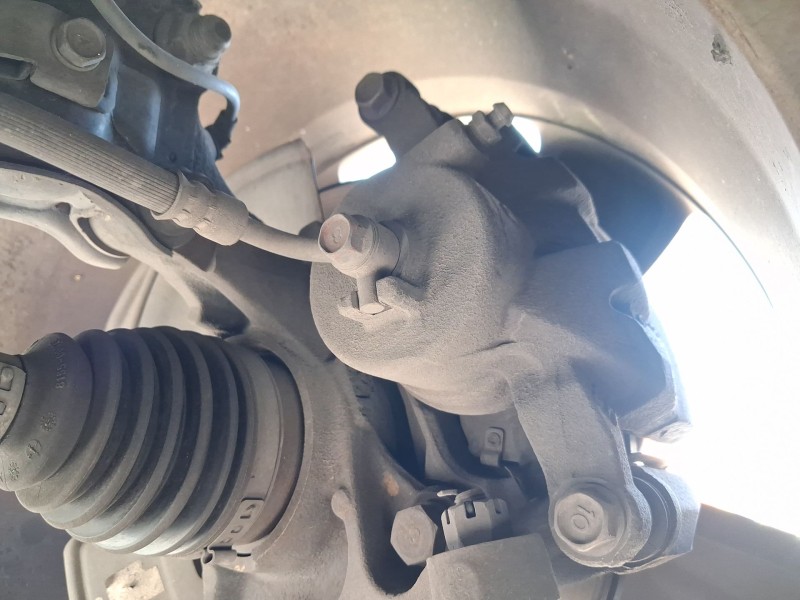 Recambio de pinza freno delantera derecha para hyundai veloster (fs) 1.6 gdi referencia OEM IAM 581902VA10  