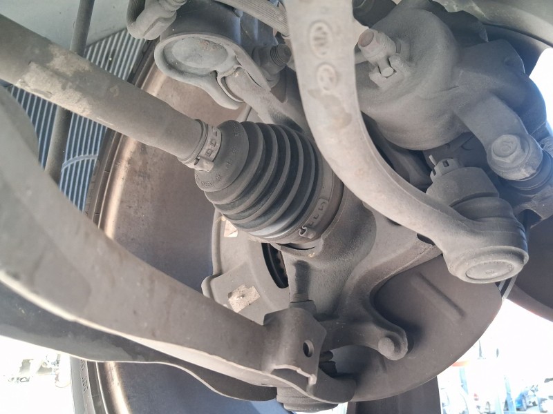 Recambio de mangueta delantera derecha para hyundai veloster (fs) 1.6 gdi referencia OEM IAM 517162V000  