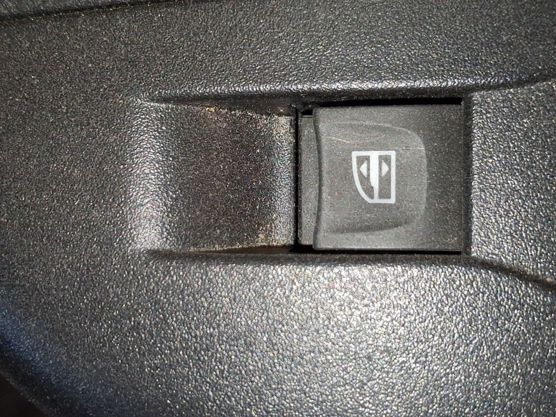 Recambio de mando elevalunas trasero derecho para dacia spring ev (b6m1) referencia OEM IAM 254214185R  