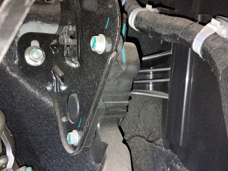 Recambio de potenciometro pedal para dacia spring ev (b6m1) referencia OEM IAM 180100150R  