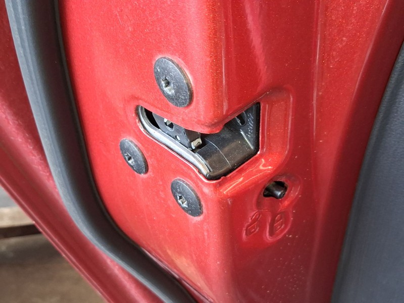 Recambio de cerradura puerta trasera izquierda para renault clio v (b7_) tce 90 (b7mt) referencia OEM IAM 825039554R  