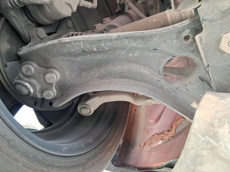 Recambio de brazo suspension inferior delantero derecho para renault clio v (b7_) tce 90 (b7mt) referencia OEM IAM 545002446R  