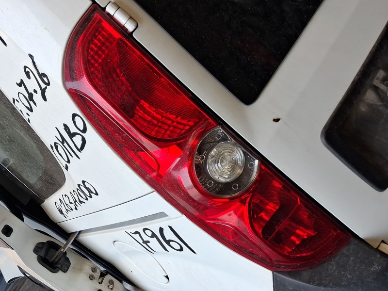 Recambio de piloto trasero izquierdo para opel combo tour (x12) 1.3 cdti (c26, d26, e26, c05) referencia OEM IAM 95513787  