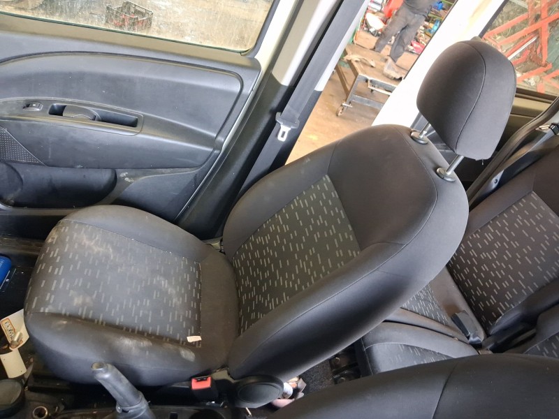 Recambio de asiento delantero derecho para opel combo tour (x12) 1.3 cdti (c26, d26, e26, c05) referencia OEM IAM   