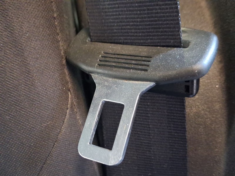 Recambio de cinturon seguridad trasero izquierdo para opel combo tour (x12) 1.3 cdti (c26, d26, e26, c05) referencia OEM IAM 955