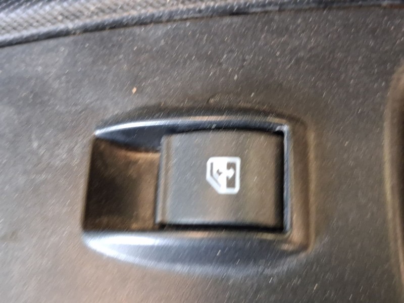 Recambio de mando elevalunas delantero derecho para opel combo tour (x12) 1.3 cdti (c26, d26, e26, c05) referencia OEM IAM 95510