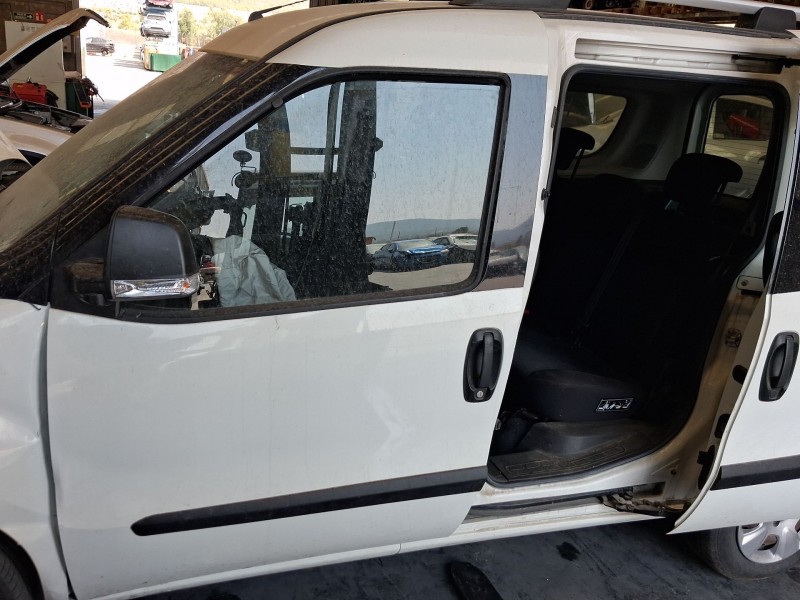 Recambio de puerta delantera izquierda para opel combo tour (x12) 1.3 cdti (c26, d26, e26, c05) referencia OEM IAM 95519687 TOCA