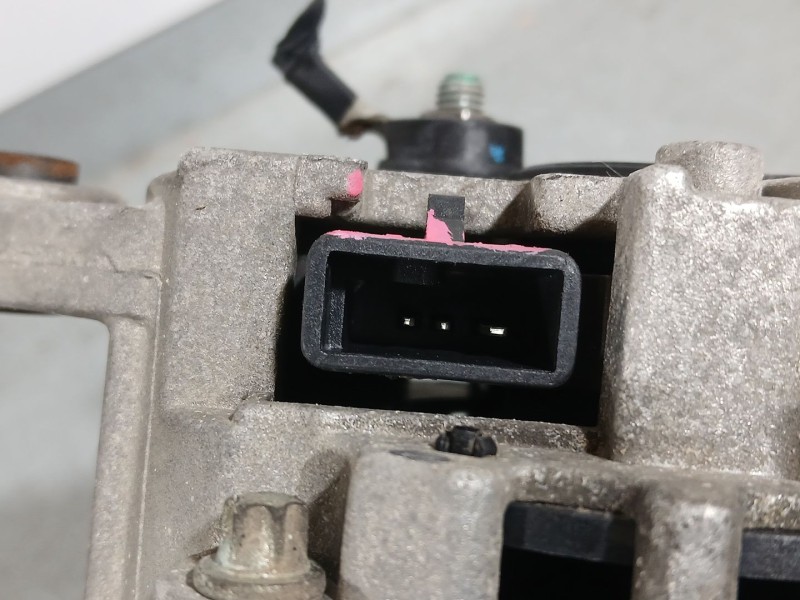Recambio de alternador para daewoo lanos (klat) 1.3 referencia OEM IAM 96303556  
