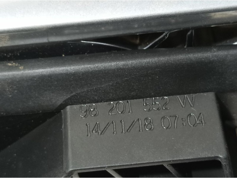Recambio de maneta interior delantera derecha para peugeot 3008 gt line referencia OEM IAM 98201552W  
