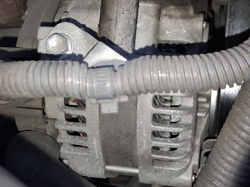 Recambio de alternador para lexus is ii (_e2_) 200d (ale20_) referencia OEM IAM 2706026030  