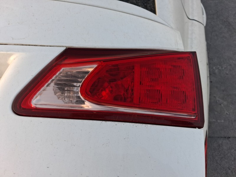 Recambio de piloto trasero derecho interior para lexus is ii (_e2_) 200d (ale20_) referencia OEM IAM 8158453080  