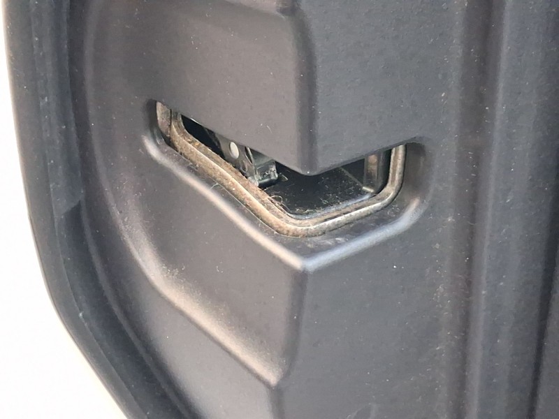 Recambio de cerradura puerta delantera izquierda para lexus is ii (_e2_) 200d (ale20_) referencia OEM IAM 6904053100  