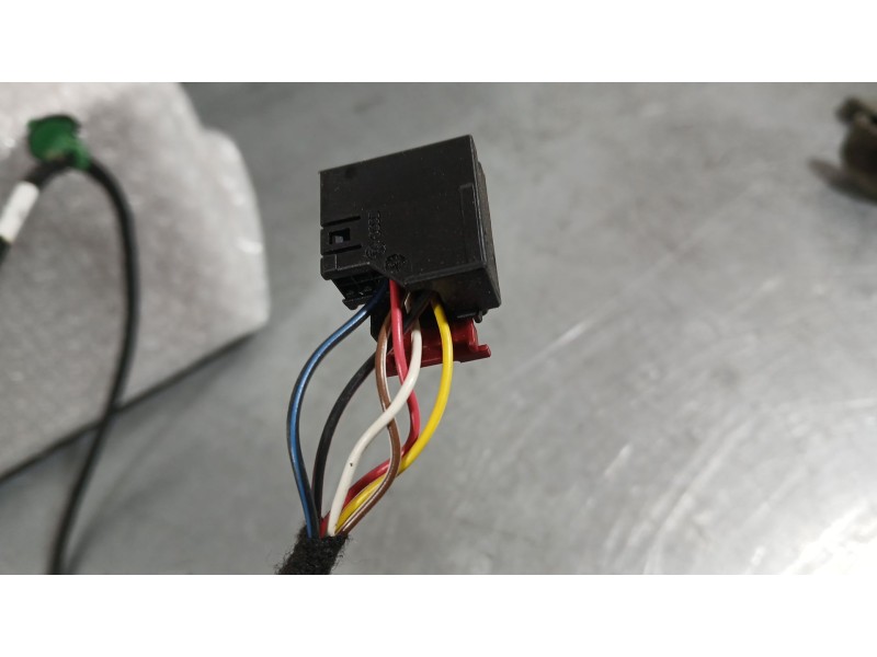 Recambio de retrovisor derecho para volkswagen golf vi (5k1) 1.2 tsi referencia OEM IAM 5K0857508AD ELECTRICO 