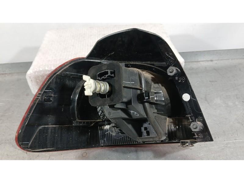 Recambio de piloto trasero derecho exterior para volkswagen golf vi (5k1) 1.2 tsi referencia OEM IAM 5K0945096E  