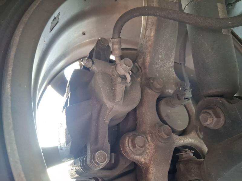 Recambio de pinza freno delantera izquierda para lexus is ii (_e2_) 200d (ale20_) referencia OEM IAM 4775053060  