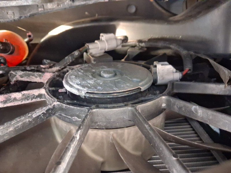 Recambio de electroventilador para lexus is ii (_e2_) 200d (ale20_) referencia OEM IAM 1671126120  