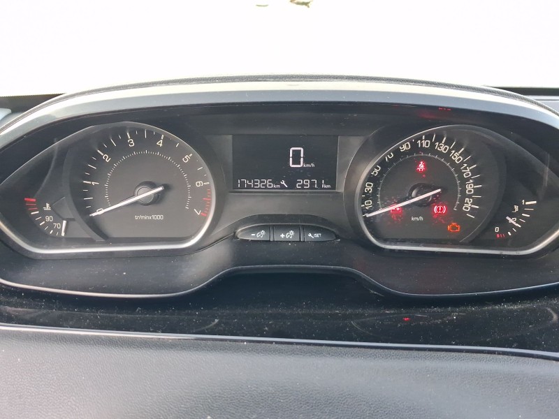 peugeot 208 i (ca_, cc_) del año 2015