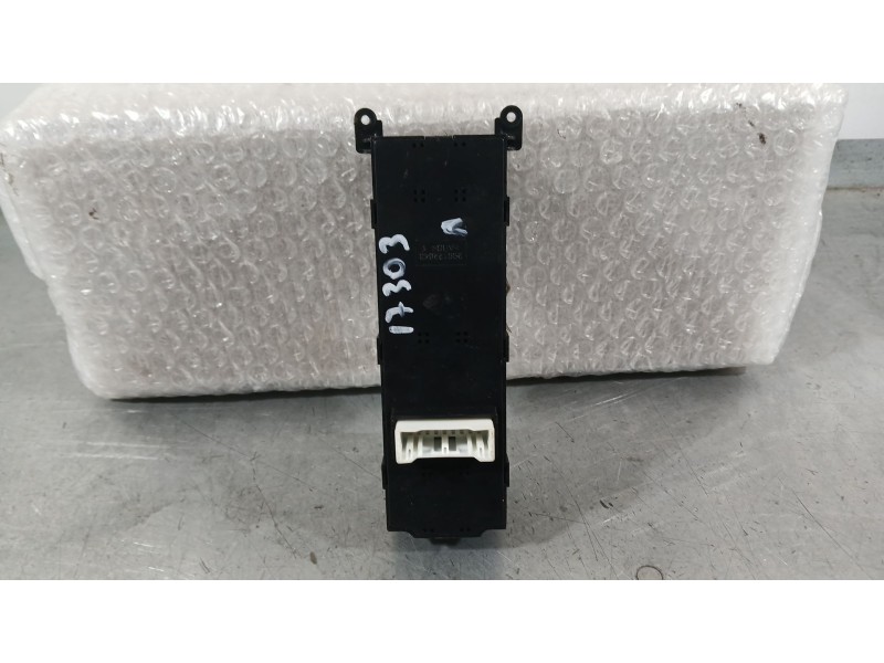 Recambio de mando elevalunas delantero izquierdo para hyundai i10 ii (ba, ia) 1.2 referencia OEM IAM 93570B42004 C/MANDO RETROVI