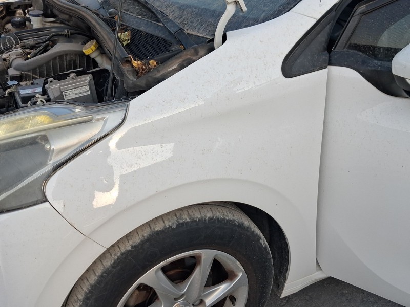 Recambio de aleta delantera izquierda para peugeot 208 i (ca_, cc_) 1.2 vti 82 referencia OEM IAM 9672994980  