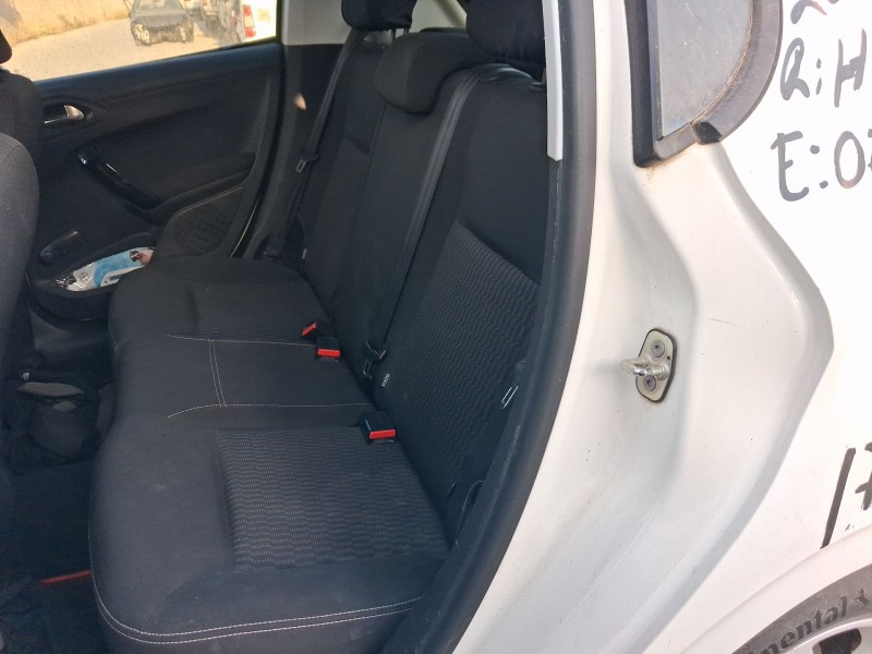 Recambio de asientos traseros para peugeot 208 i (ca_, cc_) 1.2 vti 82 referencia OEM IAM   