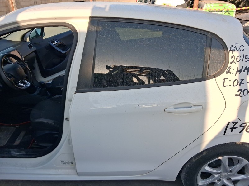 Recambio de puerta delantera izquierda para peugeot 208 i (ca_, cc_) 1.2 vti 82 referencia OEM IAM 9807820780  