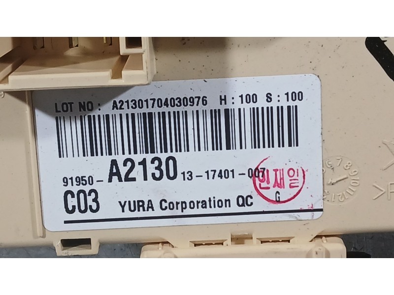 Recambio de caja reles / fusibles para kia cee´d sportswagon (jd) 1.6 crdi 136 referencia OEM IAM   