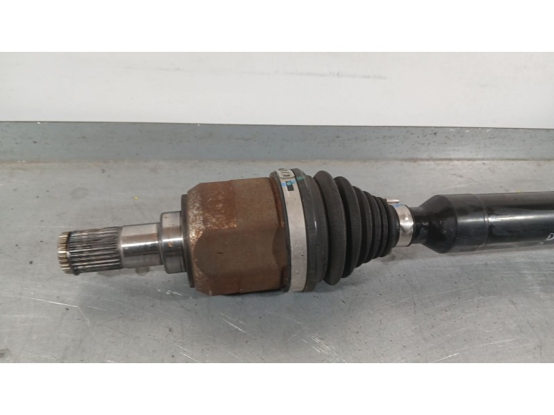 Recambio de transmision delantera derecha para kia cee´d sportswagon (jd) 1.6 crdi 136 referencia OEM IAM 49525A6000 49501A6500 