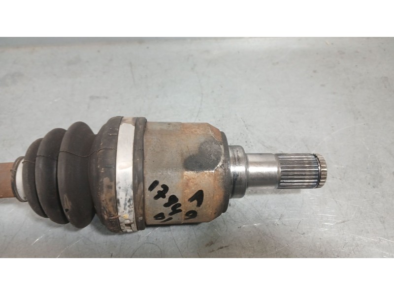Recambio de transmision delantera izquierda para kia cee´d sportswagon (jd) 1.6 crdi 136 referencia OEM IAM 49500A2200 49526A590