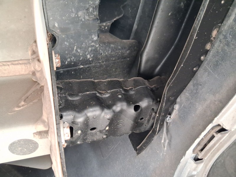 Recambio de refuerzo paragolpes trasero para peugeot 208 i (ca_, cc_) 1.2 vti 82 referencia OEM IAM 9672808280  