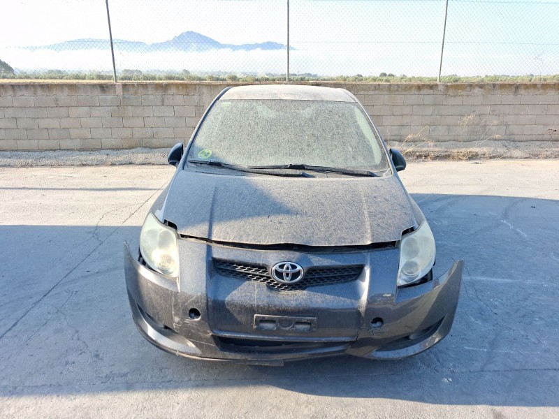 toyota auris (_e15_) del año 2009