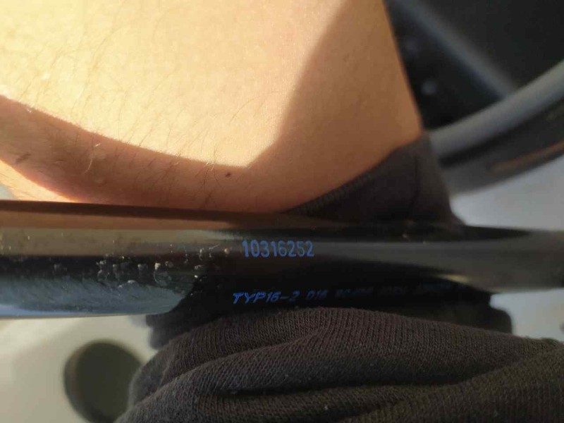 Recambio de amortiguadores maletero / porton para mg zs 1.5 vti referencia OEM IAM 10316252  