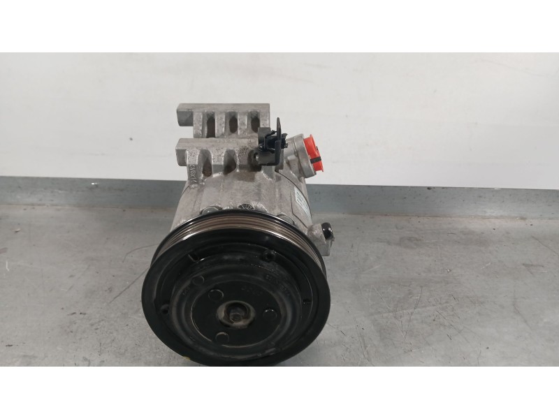 Recambio de compresor aire acondicionado para kia cee´d sportswagon (jd) 1.6 crdi 136 referencia OEM IAM 97701A6701  