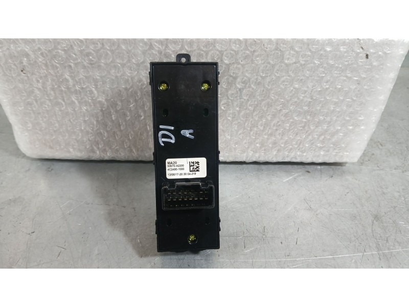 Recambio de mando elevalunas delantero izquierdo para kia cee´d sportswagon (jd) 1.6 crdi 136 referencia OEM IAM 93570A2200WK  