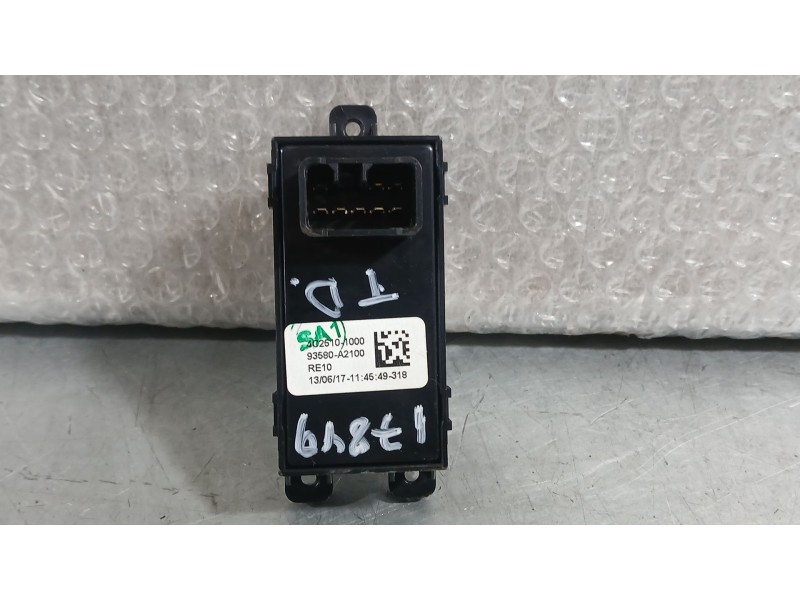 Recambio de mando elevalunas trasero derecho para kia cee´d sportswagon (jd) 1.6 crdi 136 referencia OEM IAM 93580A2100WK  