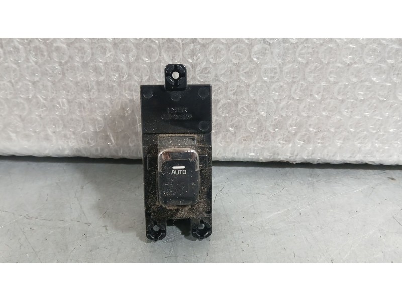Recambio de mando elevalunas trasero izquierdo para kia cee´d sportswagon (jd) 1.6 crdi 136 referencia OEM IAM 93580A2100WK  