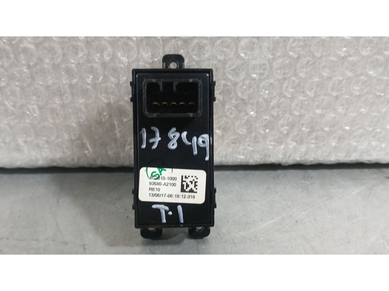 Recambio de mando elevalunas trasero izquierdo para kia cee´d sportswagon (jd) 1.6 crdi 136 referencia OEM IAM 93580A2100WK  