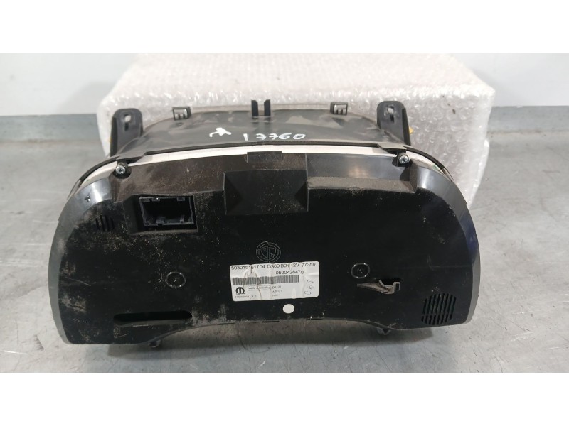 Recambio de cuadro instrumentos para fiat doblo cargo (263_) 1.3 d multijet referencia OEM IAM 52192636  
