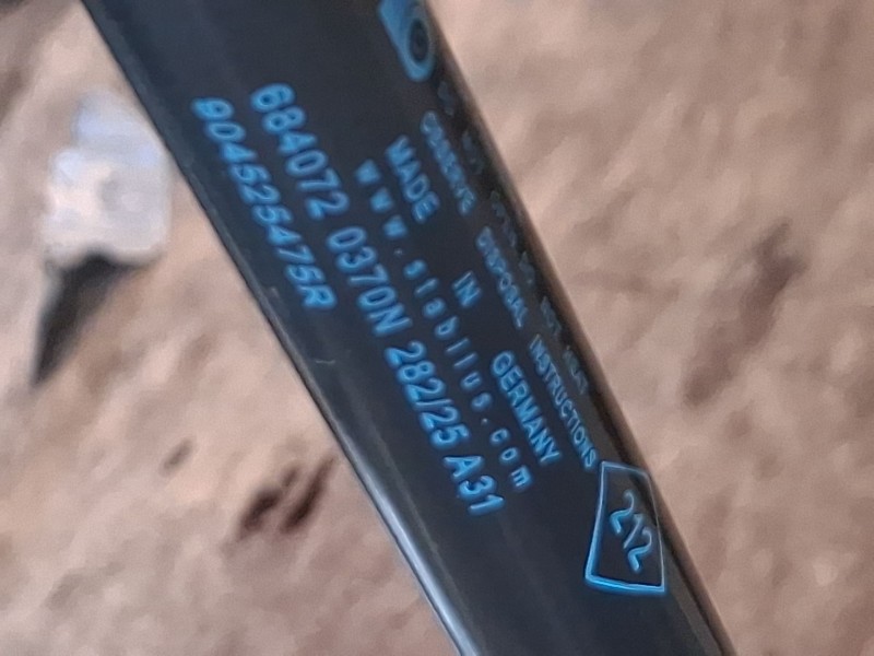 Recambio de amortiguadores maletero / porton para dacia sandero iii 1.0 tce 90 referencia OEM IAM 904513457R  