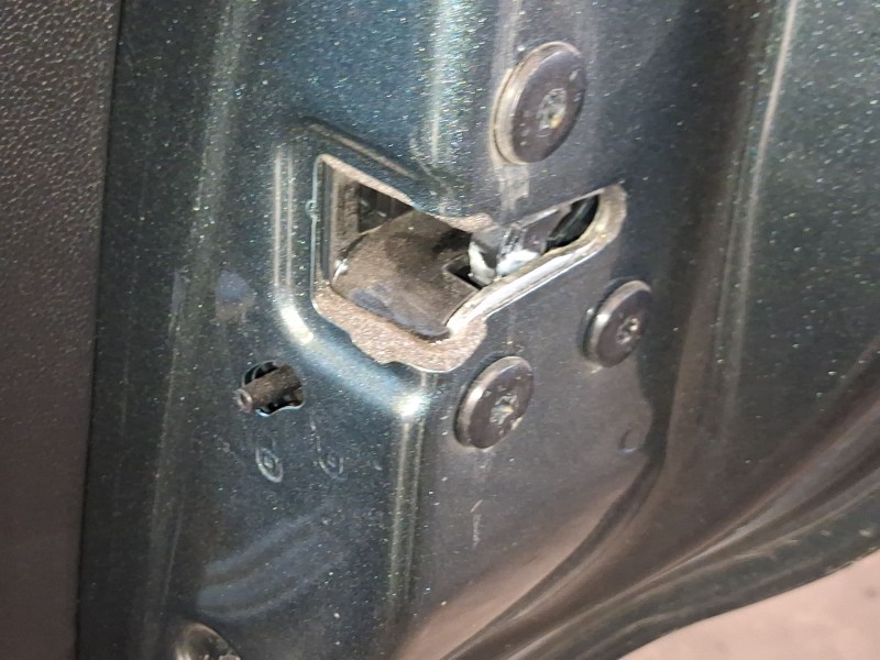Recambio de cerradura puerta trasera derecha para dacia sandero iii 1.0 tce 90 referencia OEM IAM 825020994R  
