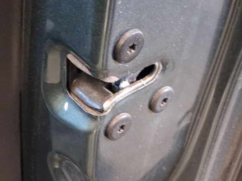Recambio de cerradura puerta delantera derecha para dacia sandero iii 1.0 tce 90 referencia OEM IAM 805028269R  