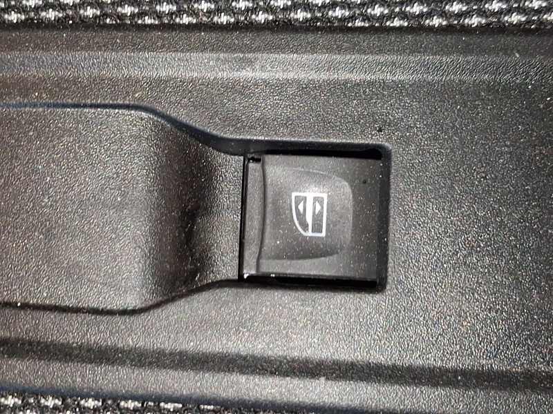 Recambio de mando elevalunas delantero derecho para dacia sandero iii 1.0 tce 90 referencia OEM IAM 254118044R  
