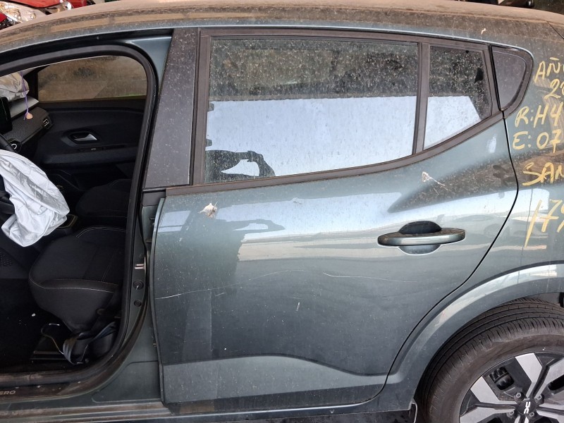 Recambio de puerta trasera izquierda para dacia sandero iii 1.0 tce 90 referencia OEM IAM 821016131R  