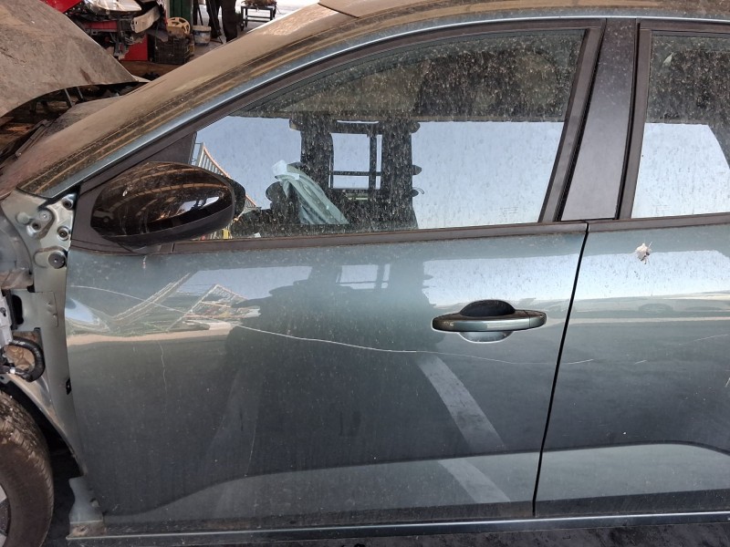 Recambio de puerta delantera izquierda para dacia sandero iii 1.0 tce 90 referencia OEM IAM 801018891R  