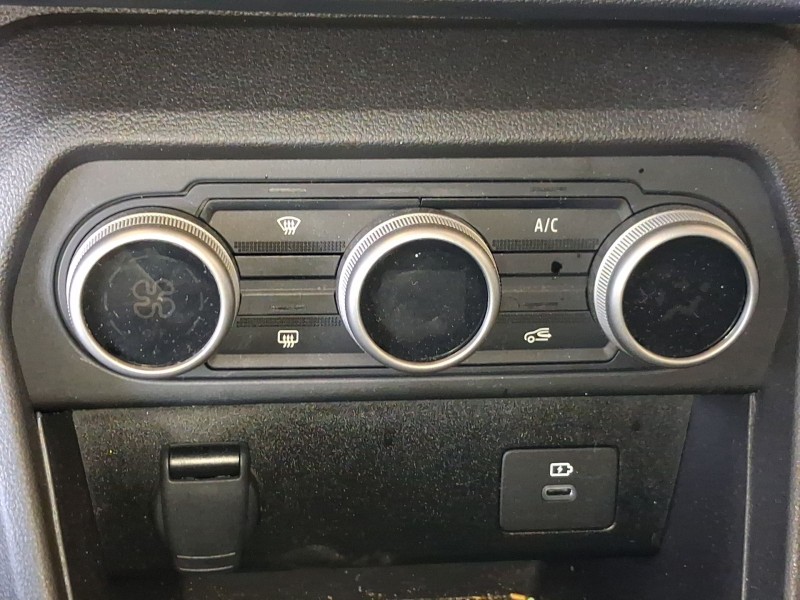 Recambio de mando climatizador para dacia sandero iii 1.0 tce 90 referencia OEM IAM   