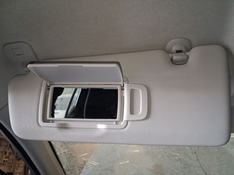 Recambio de parasol izquierdo para dacia sandero iii 1.0 tce 90 referencia OEM IAM 964011680R  
