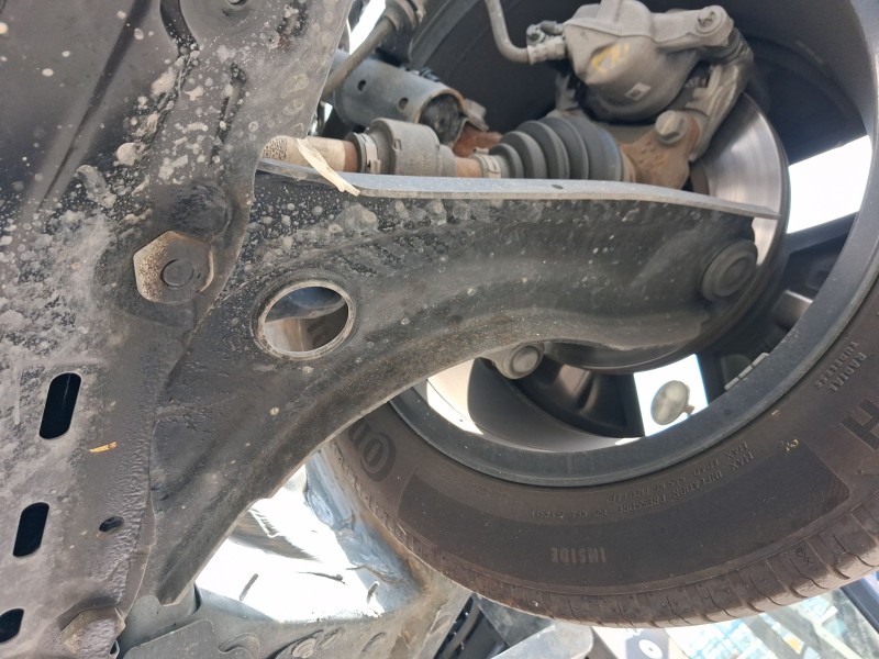 Recambio de brazo suspension inferior delantero izquierdo para dacia sandero iii 1.0 tce 90 referencia OEM IAM 545010278R  