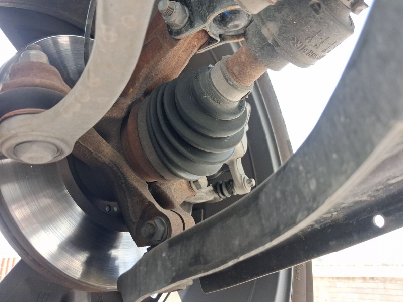 Recambio de mangueta delantera izquierda para dacia sandero iii 1.0 tce 90 referencia OEM IAM 400159248R  